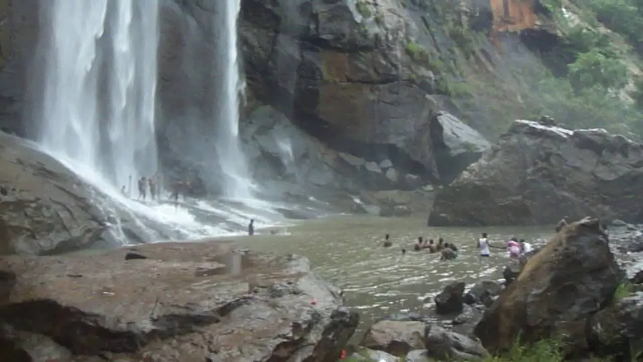 falls 